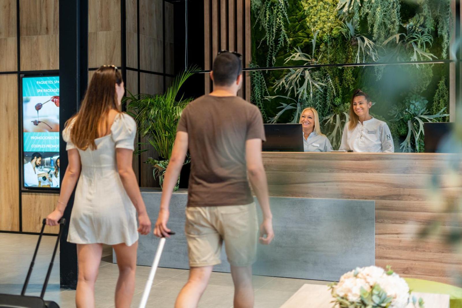 Neptuno Hotel & Spa 4 Sup Calella Exterior photo